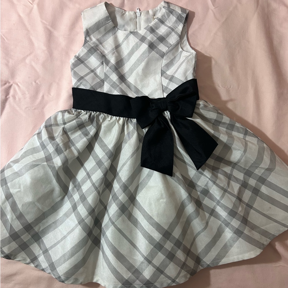 Cute Hope and Henry Dress in size 4